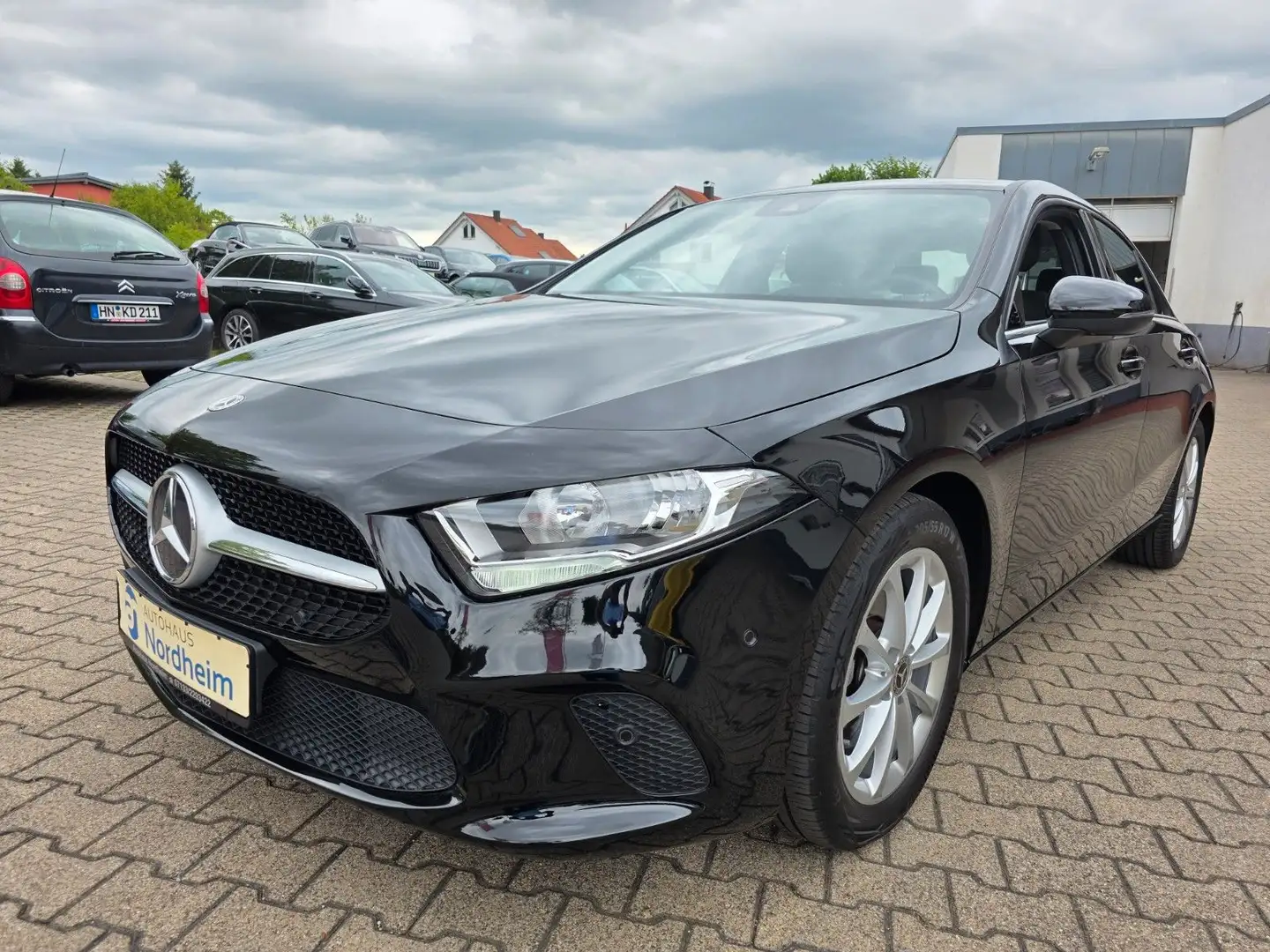 Mercedes-Benz A 220 d Lim. Automatik/Navi/Spur Zwart - 1