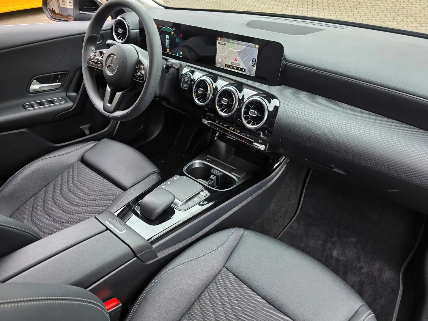 Mercedes-Benz A 220 d Lim. Automatik/Navi/Spur Zwart - 2