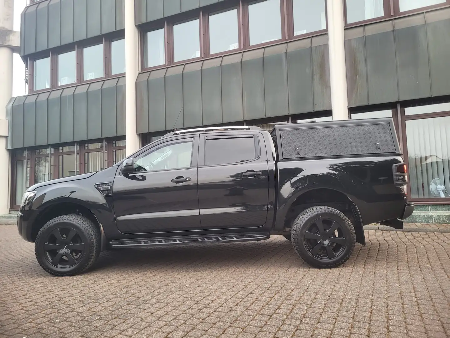 Ford Ranger Wildtrak 3.2 Aut. 4x4 EXTRAS-NUR 126 TKM-HARDTOP ! Schwarz - 1