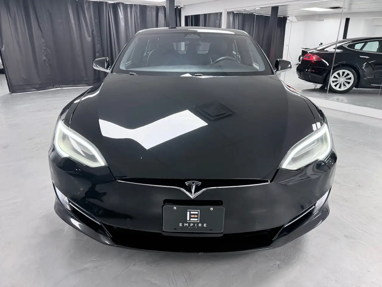 Tesla Model S снимка Tesla Model S