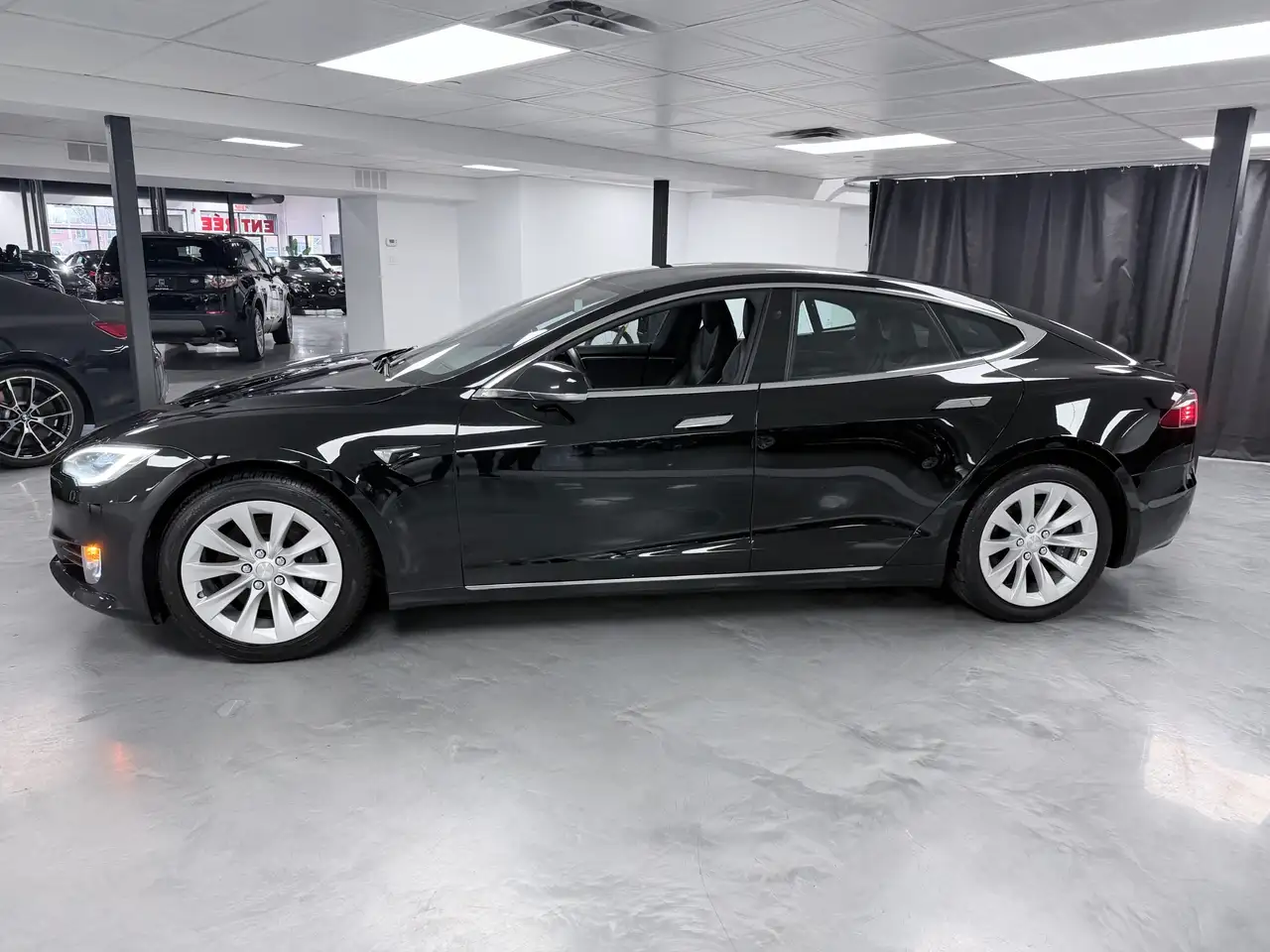 Tesla Model S снимка Tesla Model S