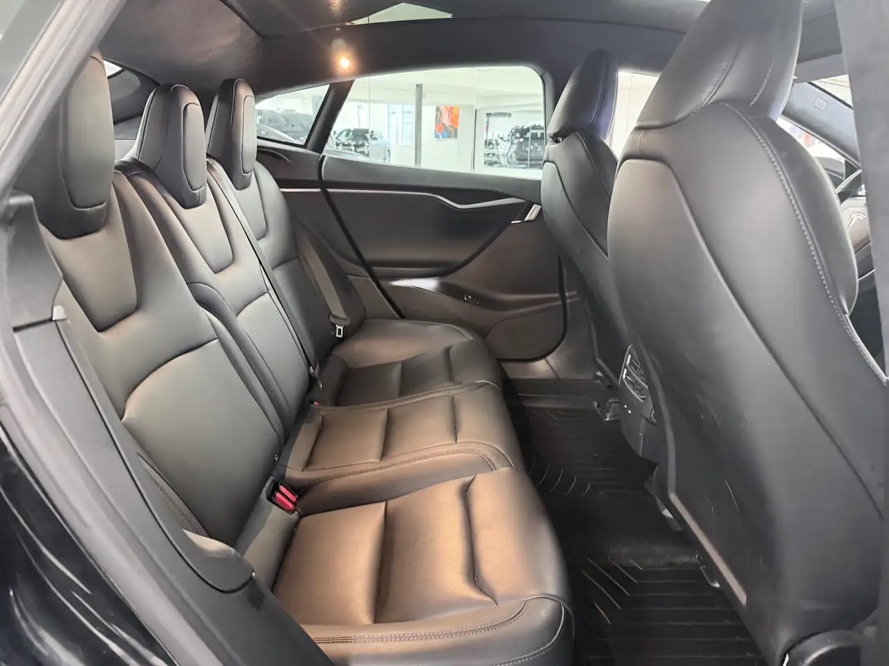 Tesla Model S снимка Tesla Model S