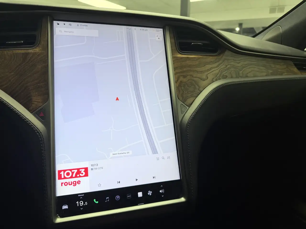 Tesla Model S снимка Tesla Model S
