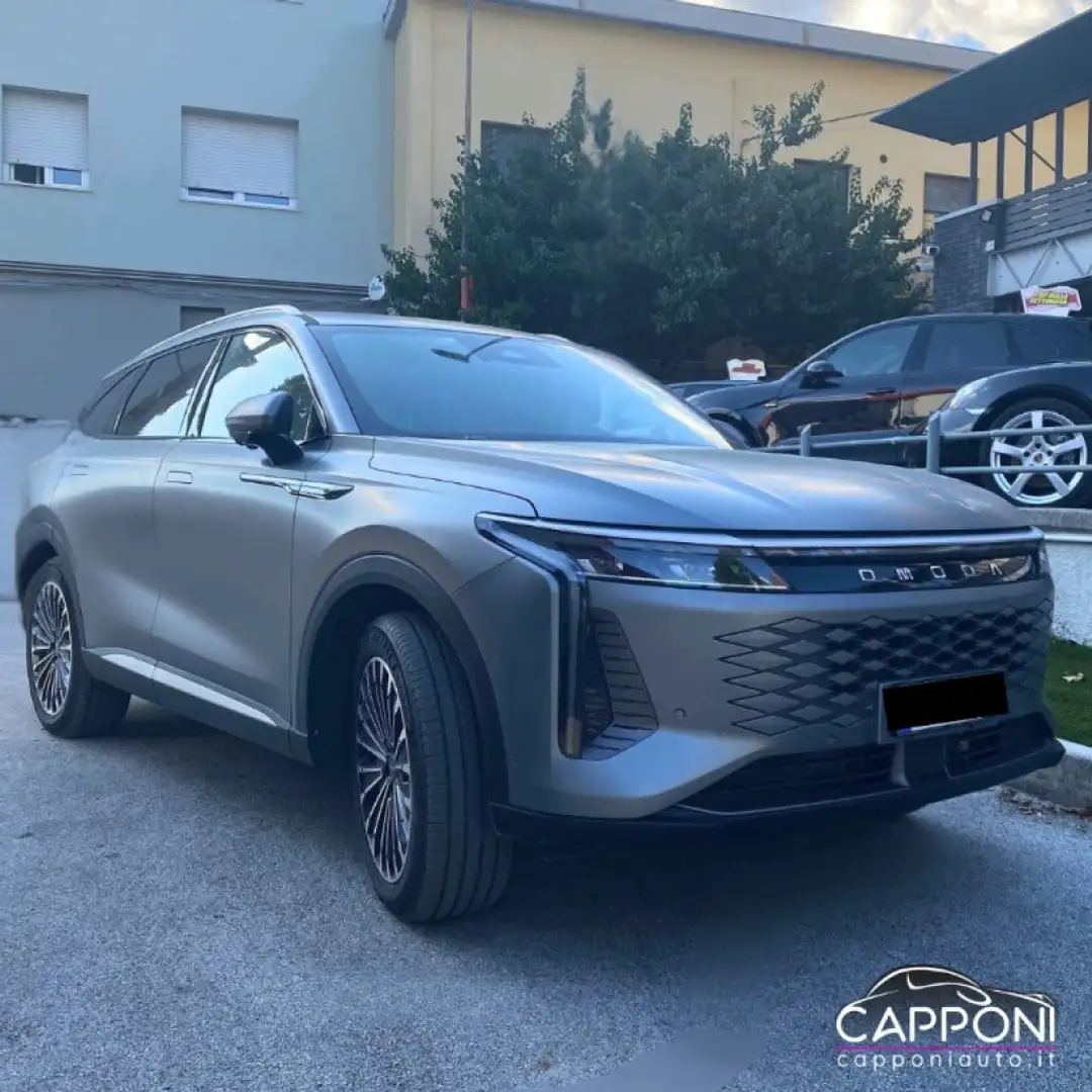 Omoda 9 AWD PHEW Šedá - 1