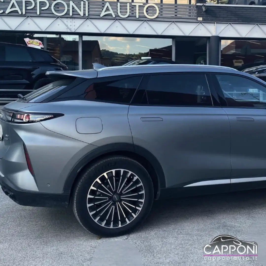 Omoda 9 AWD PHEW Šedá - 2