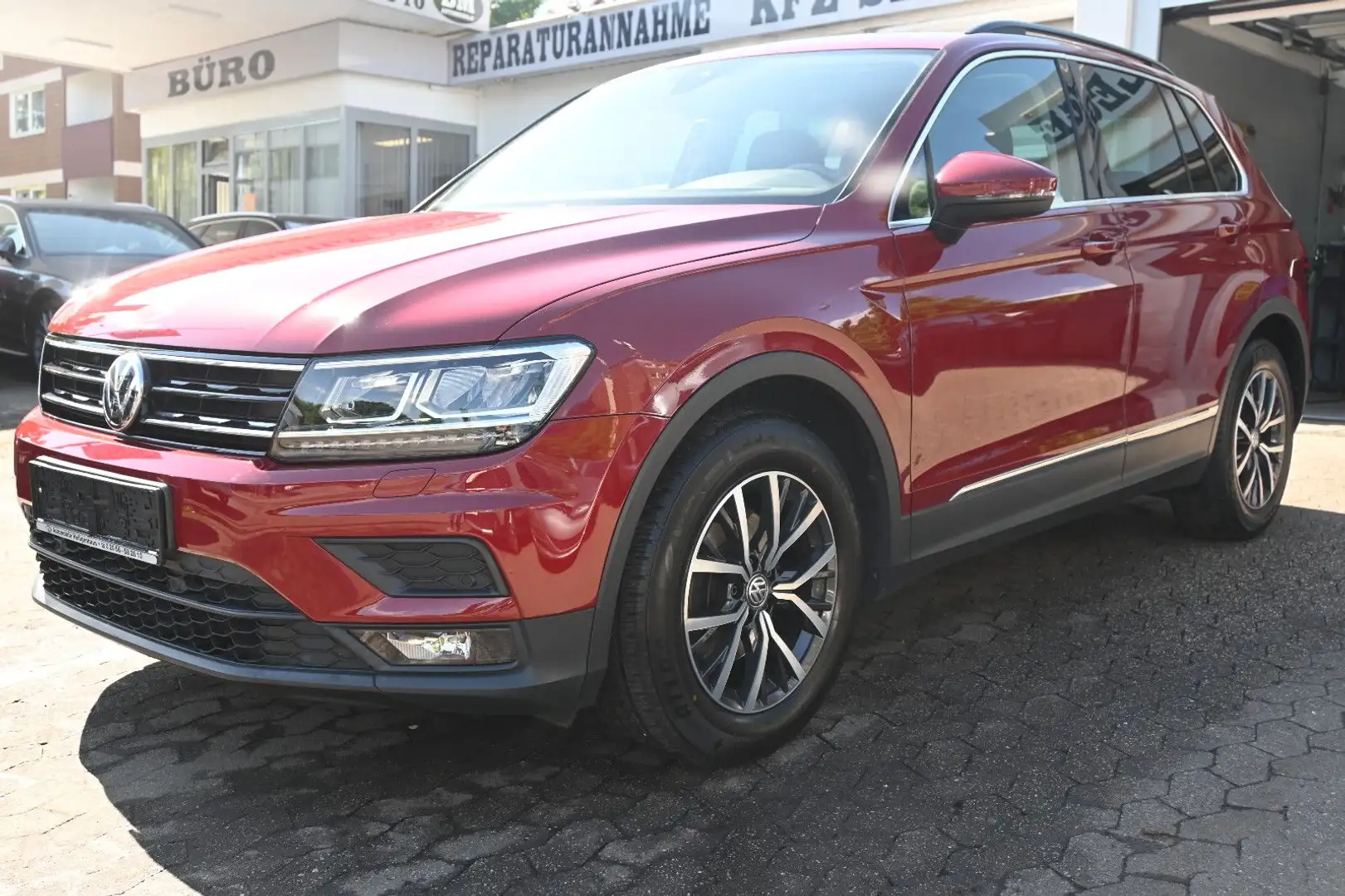 Volkswagen Tiguan Comfortline*Virtual*Ahk*LED*Navi*ACC Rouge - 1