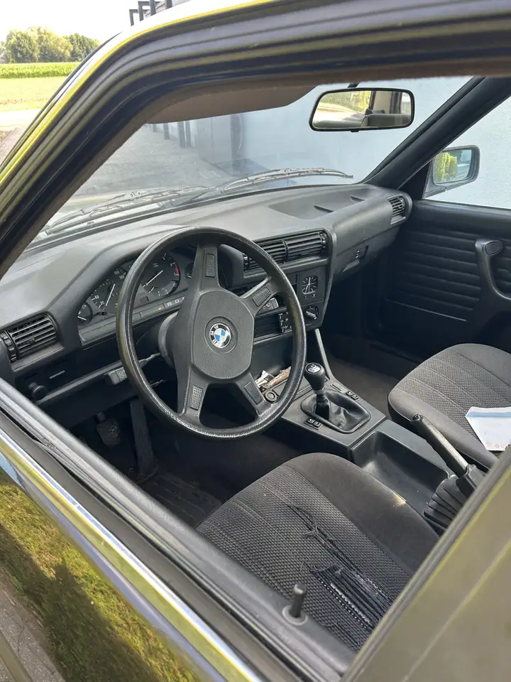 BMW 318i, foto 3