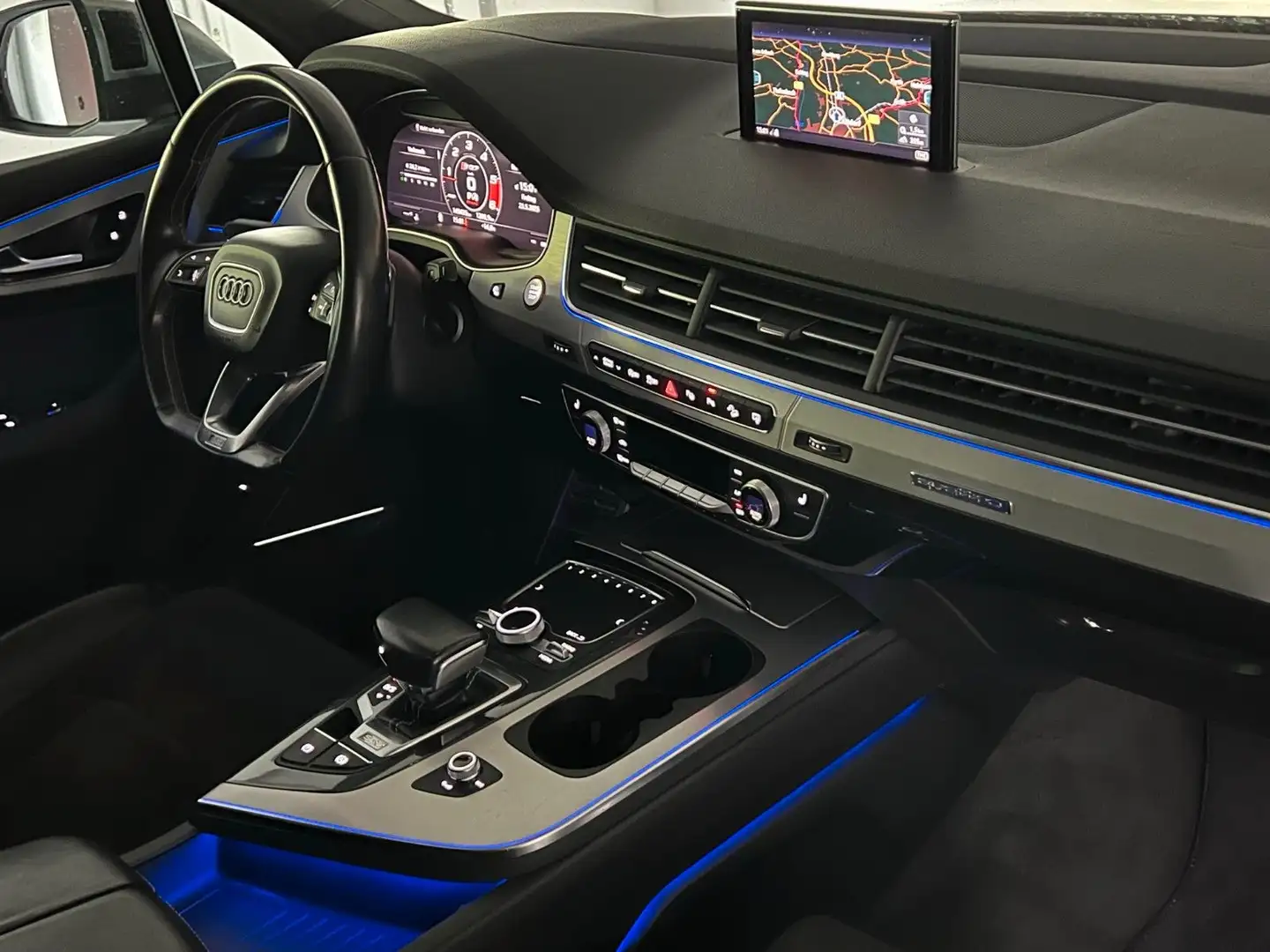 Audi SQ7 4.0 TDI Quattro S-LINE/PANO/AHK/ACC/VRT/VOLL Siyah - 2