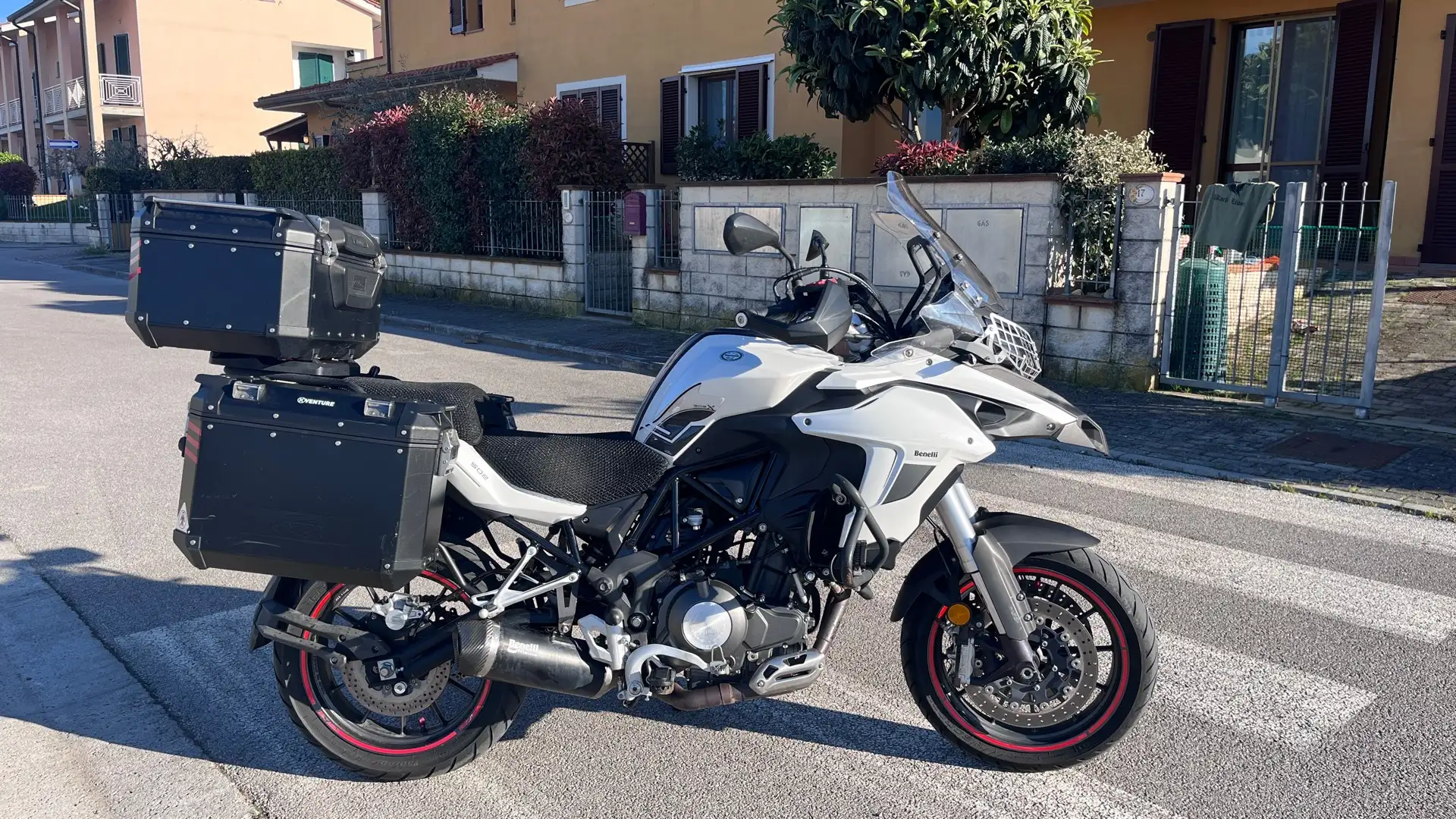 Benelli TRK 502 stradale Bianco - 1