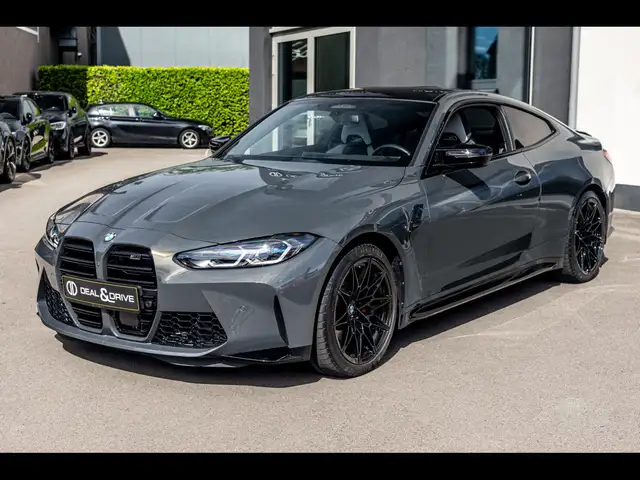 BMW M4 view 7