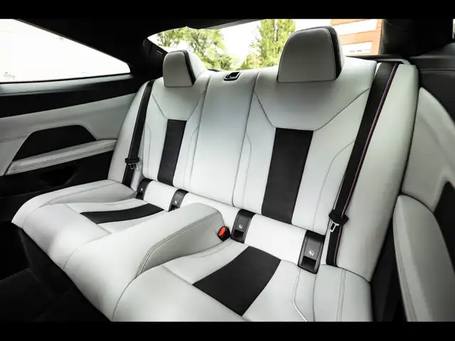 BMW M4 view 13
