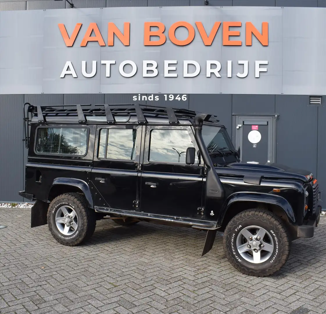 Land Rover Defender 110 2.4D COMM. Zwart - 1