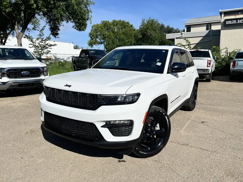 2025 Jeep Grand Cherokee Limited | Moonroof | Remote Start | Class IV Hitch — photo 2