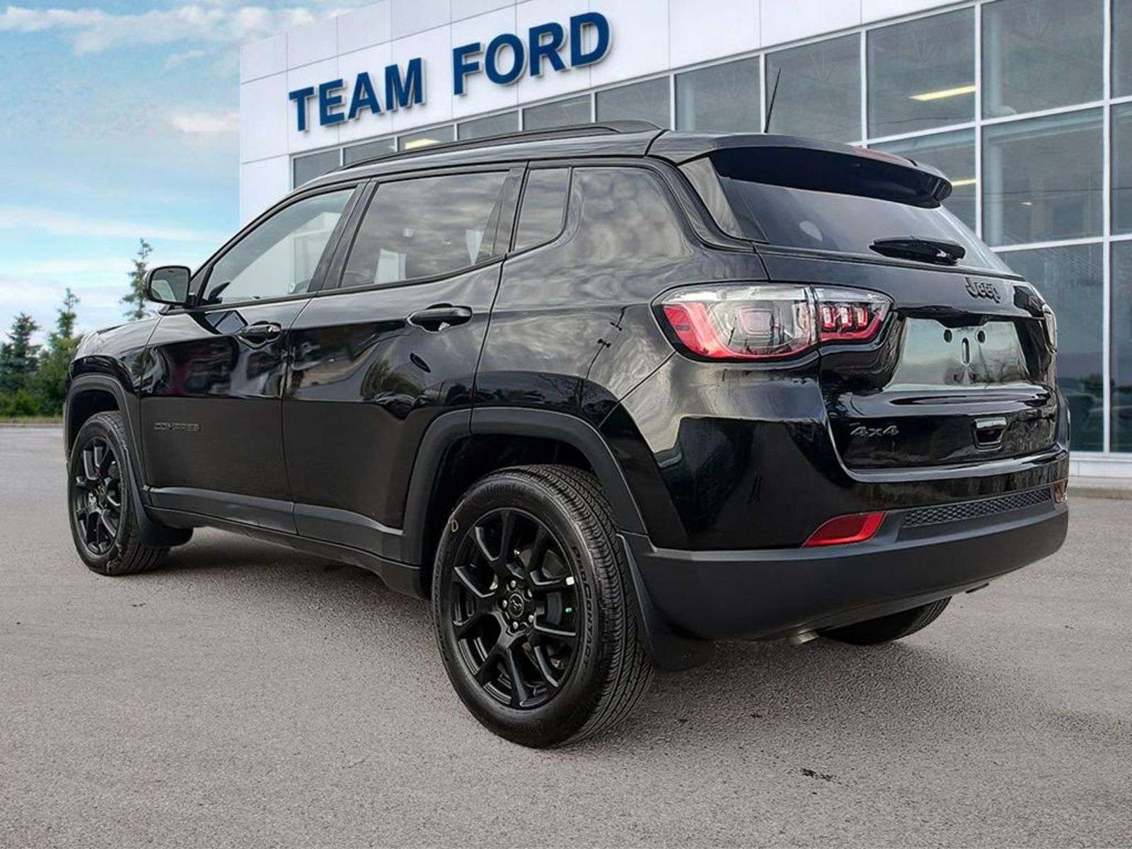 2026 Jeep Compass North — photo 4