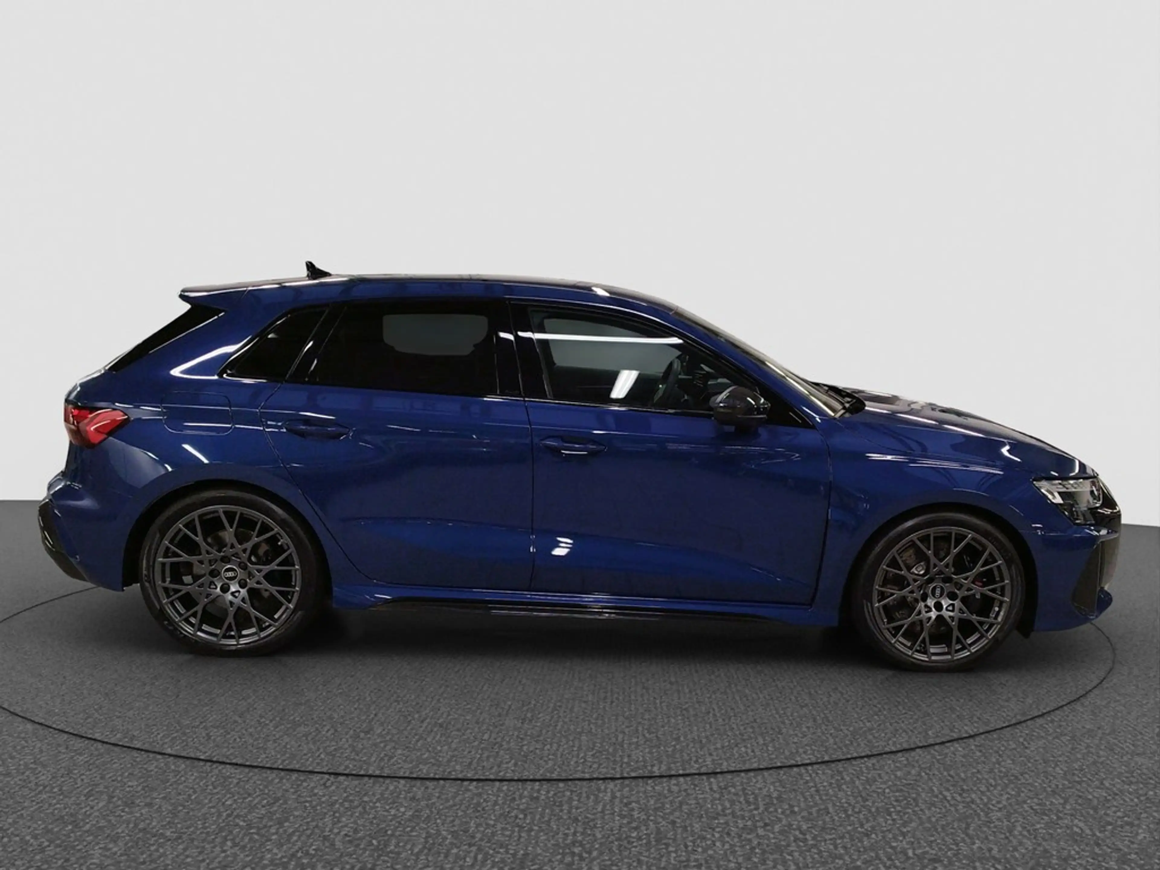 Audi RS3 Sportb. 2.5 TFSI qu. Matrix ACC Kamera SONOS — photo 6