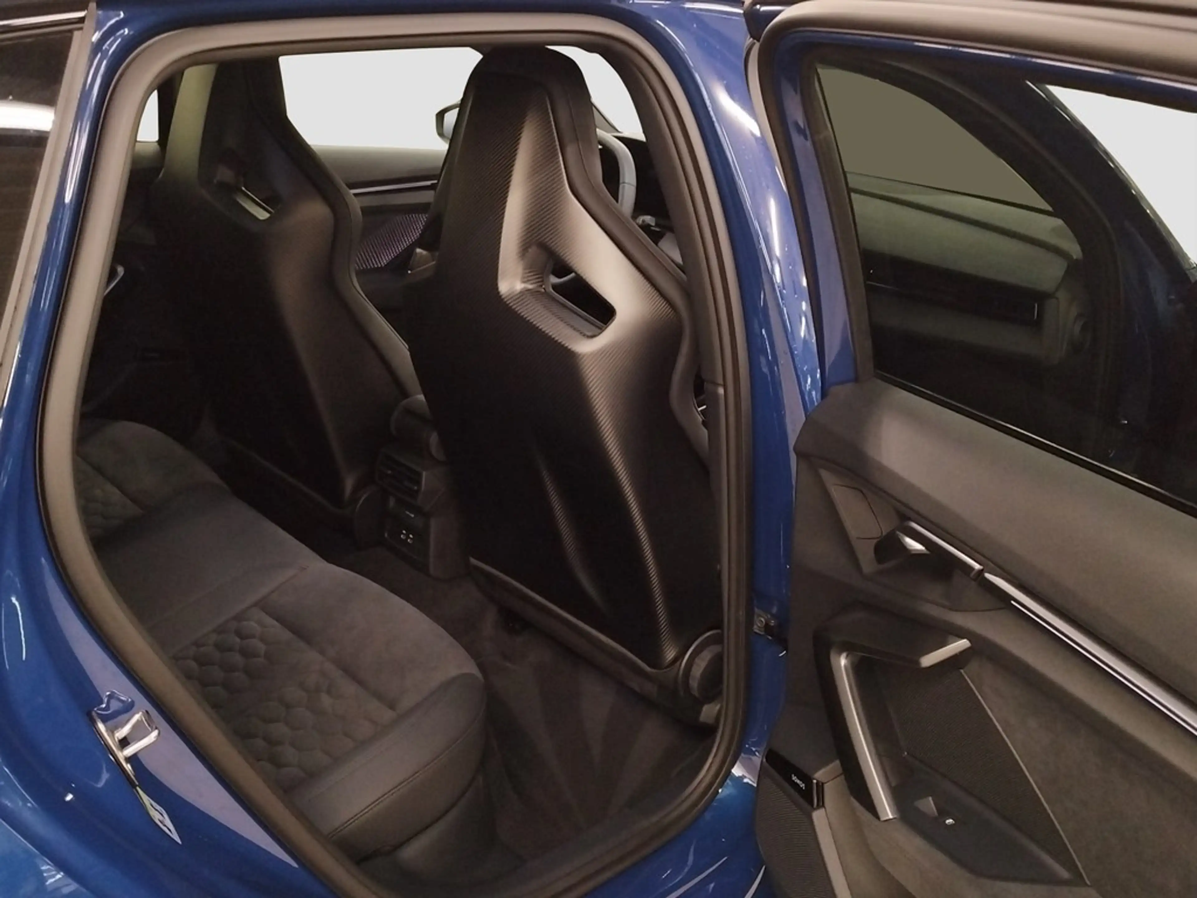 Audi RS3 Sportb. 2.5 TFSI qu. Matrix ACC Kamera SONOS — photo 10