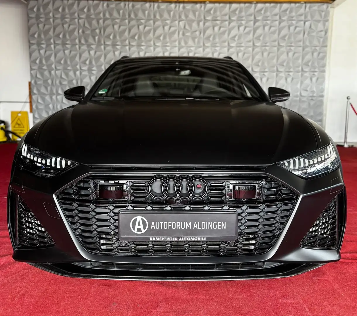 Audi RS6 CARBON/MATT/PANO(GD)/4.0 TFSI quattro Schwarz - 2