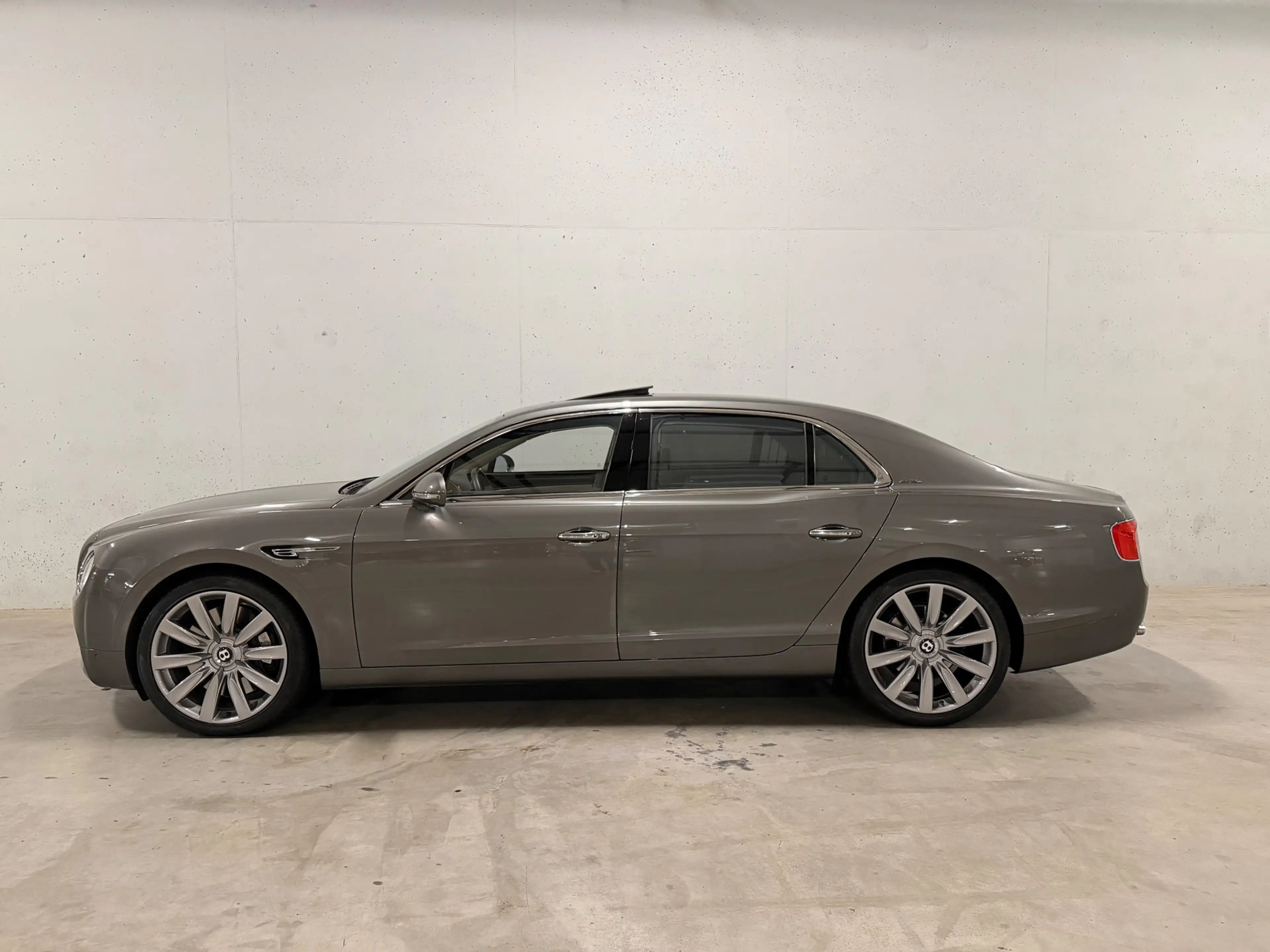 Bentley Flying Spur 6.0 W12 Apple Car Play Dealer Onderhouden — photo 2