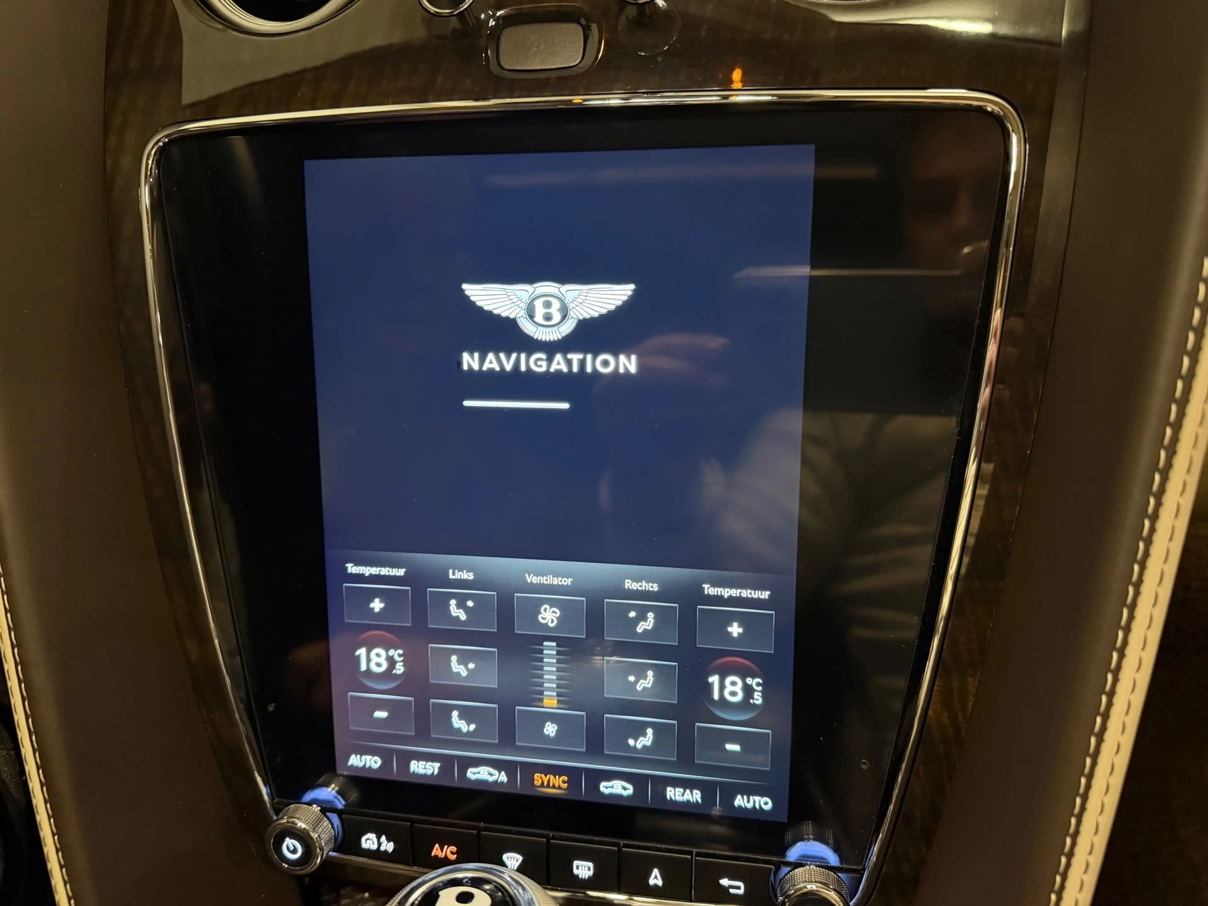 Bentley Flying Spur 6.0 W12 Apple Car Play Dealer Onderhouden — photo 15