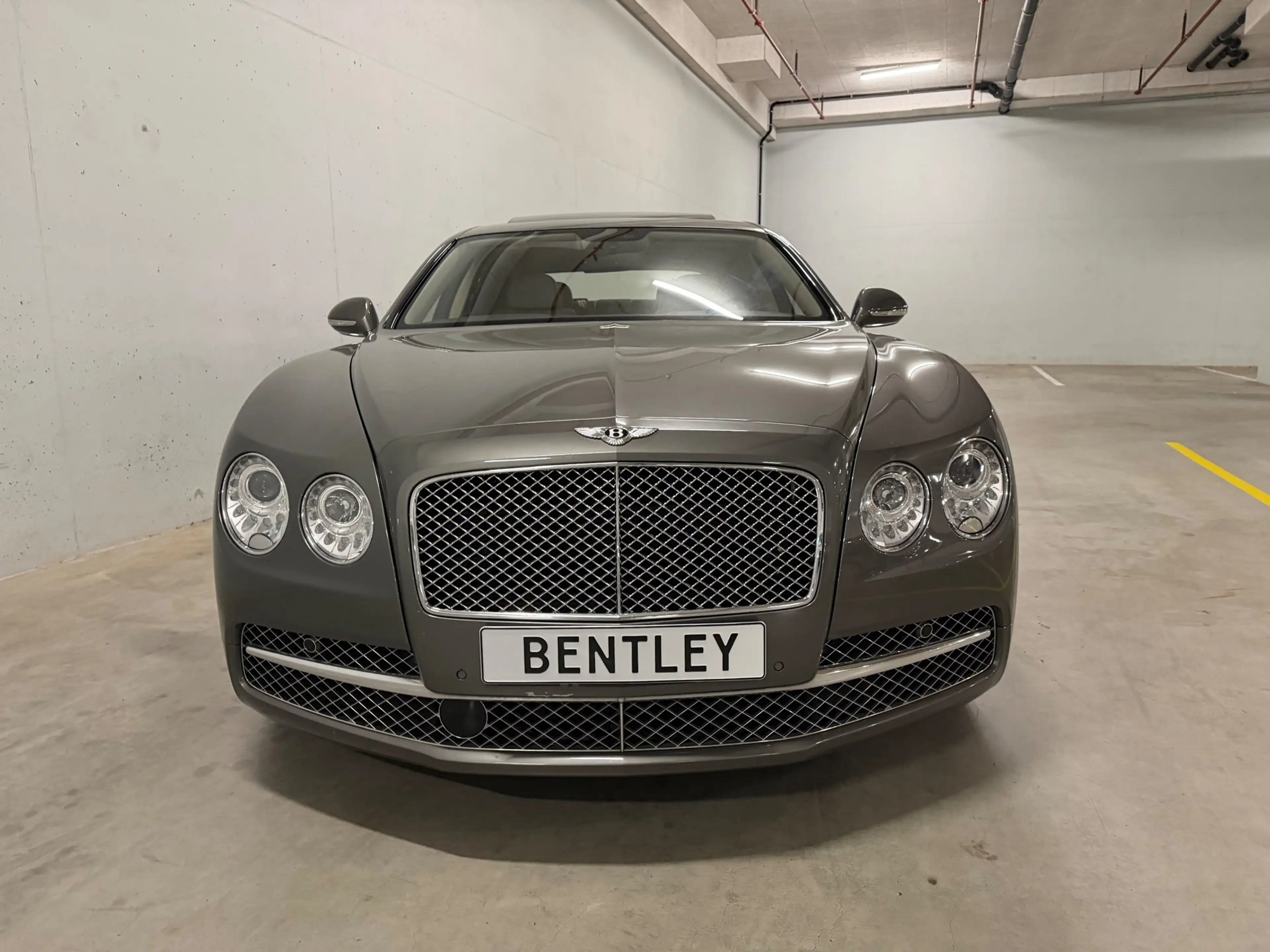 Bentley Flying Spur 6.0 W12 Apple Car Play Dealer Onderhouden — photo 3