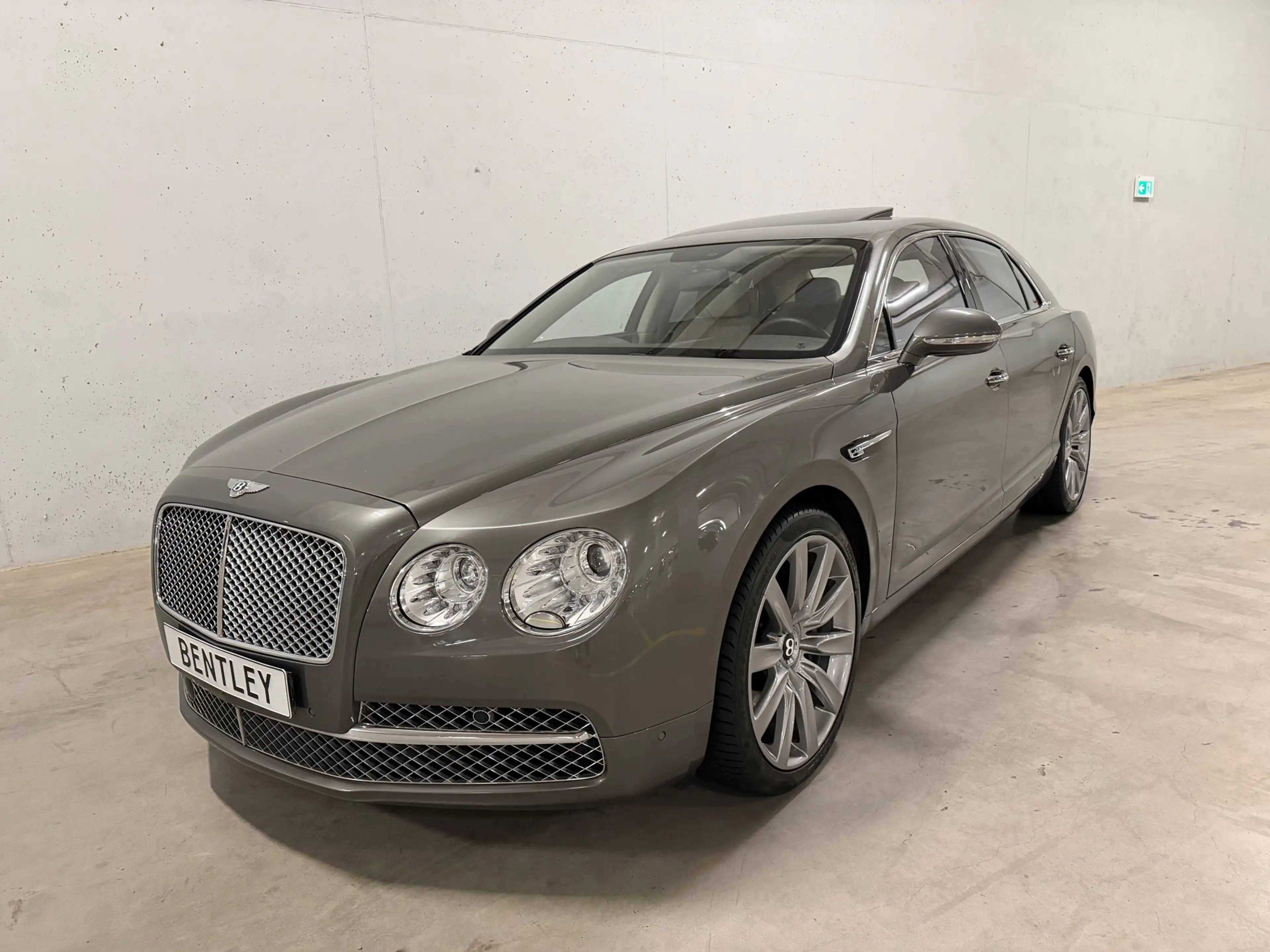 Bentley Flying Spur 6.0 W12 Apple Car Play Dealer Onderhouden — photo 4