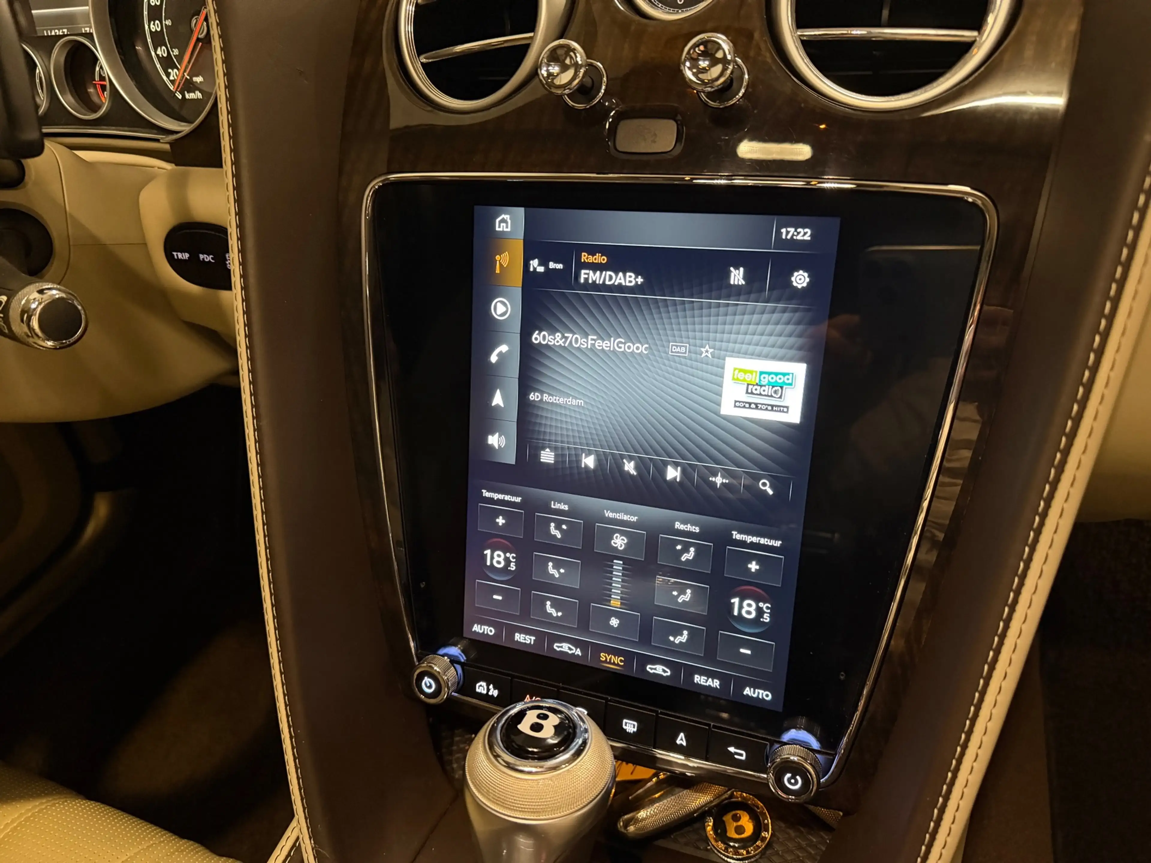 Bentley Flying Spur 6.0 W12 Apple Car Play Dealer Onderhouden — photo 11
