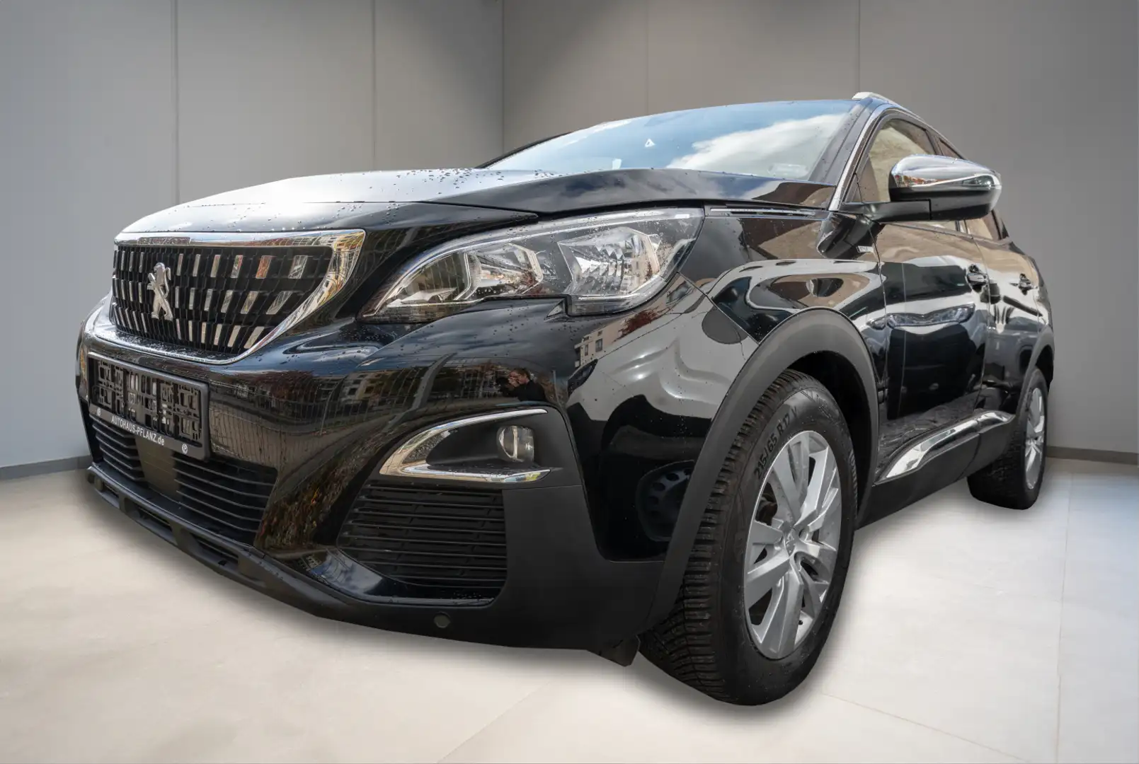 Peugeot 3008 Active 1.2 PureTech 130 EAT6 Zwart - 1