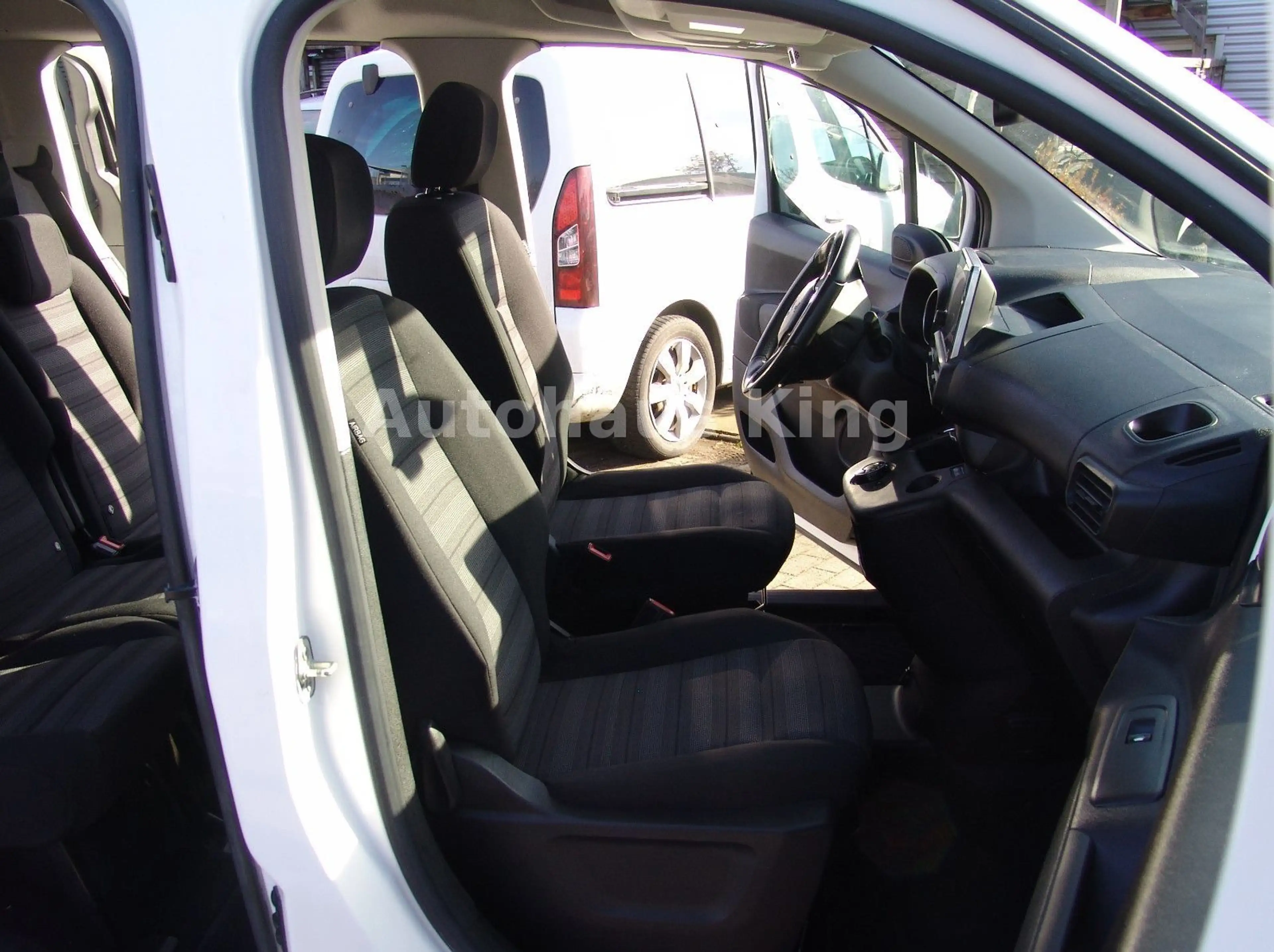 Opel Combo Life E Edition-AUTOM/NAVI — photo 6