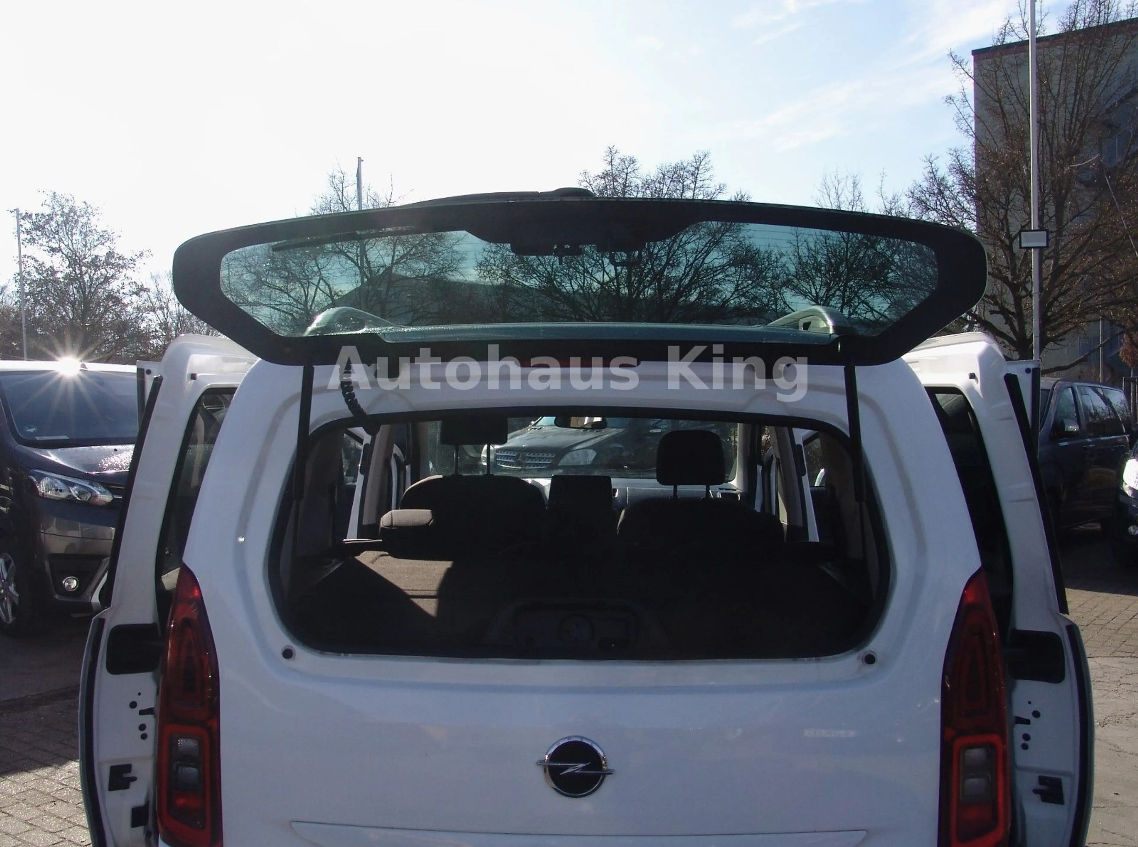 Opel Combo Life E Edition-AUTOM/NAVI — photo 12