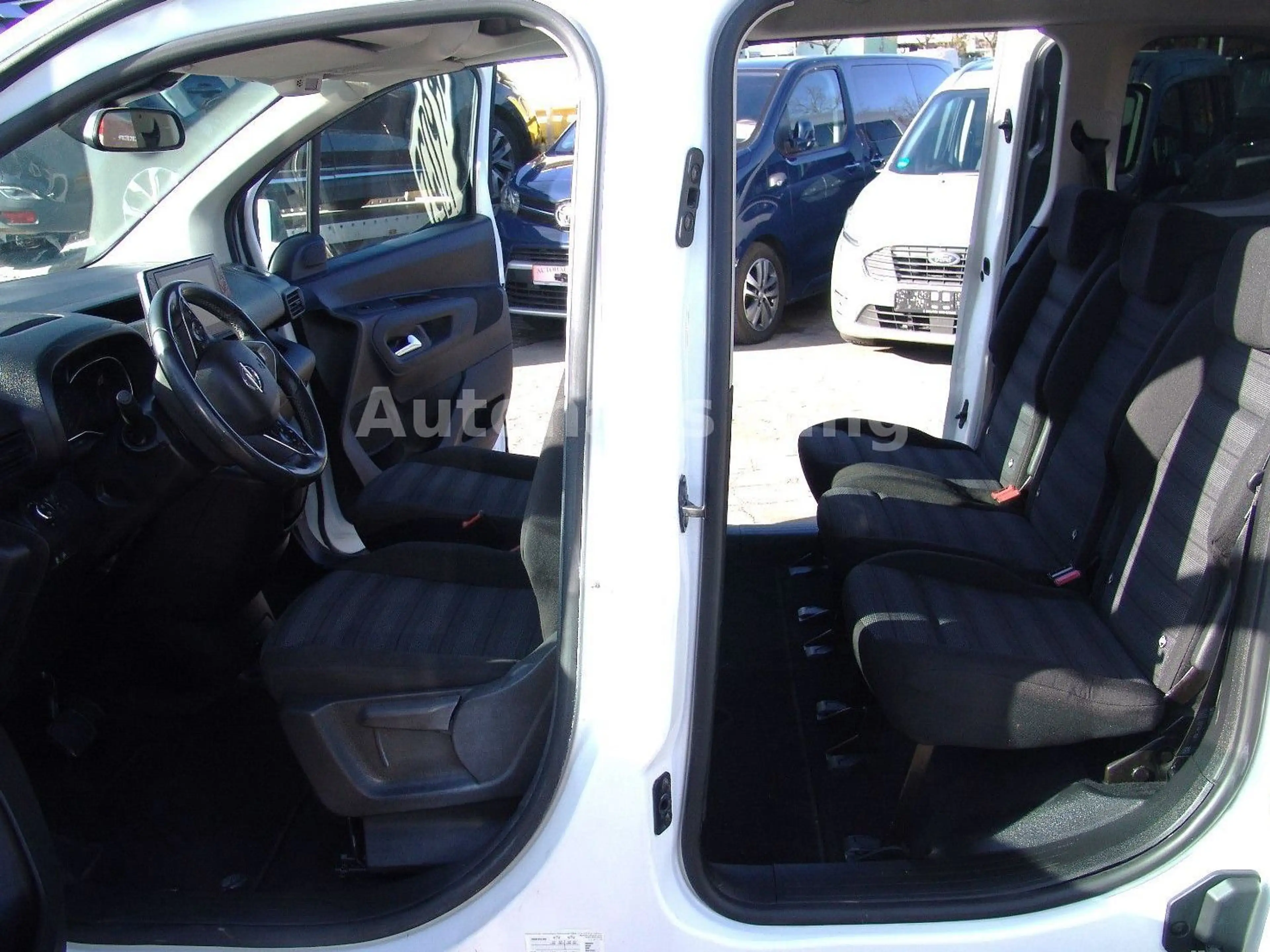 Opel Combo Life E Edition-AUTOM/NAVI — photo 7