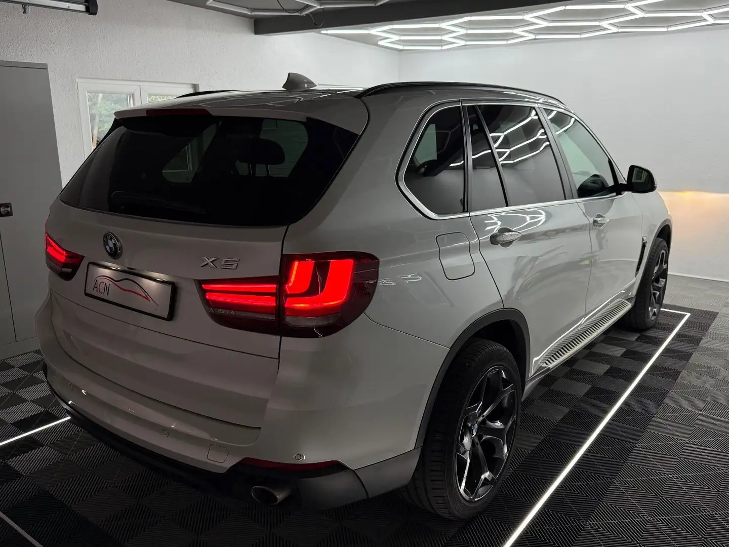BMW X5 sDrive 25 d/Bi-XENON/NAVI Prof./AHK/DRIVING A Weiß - 2