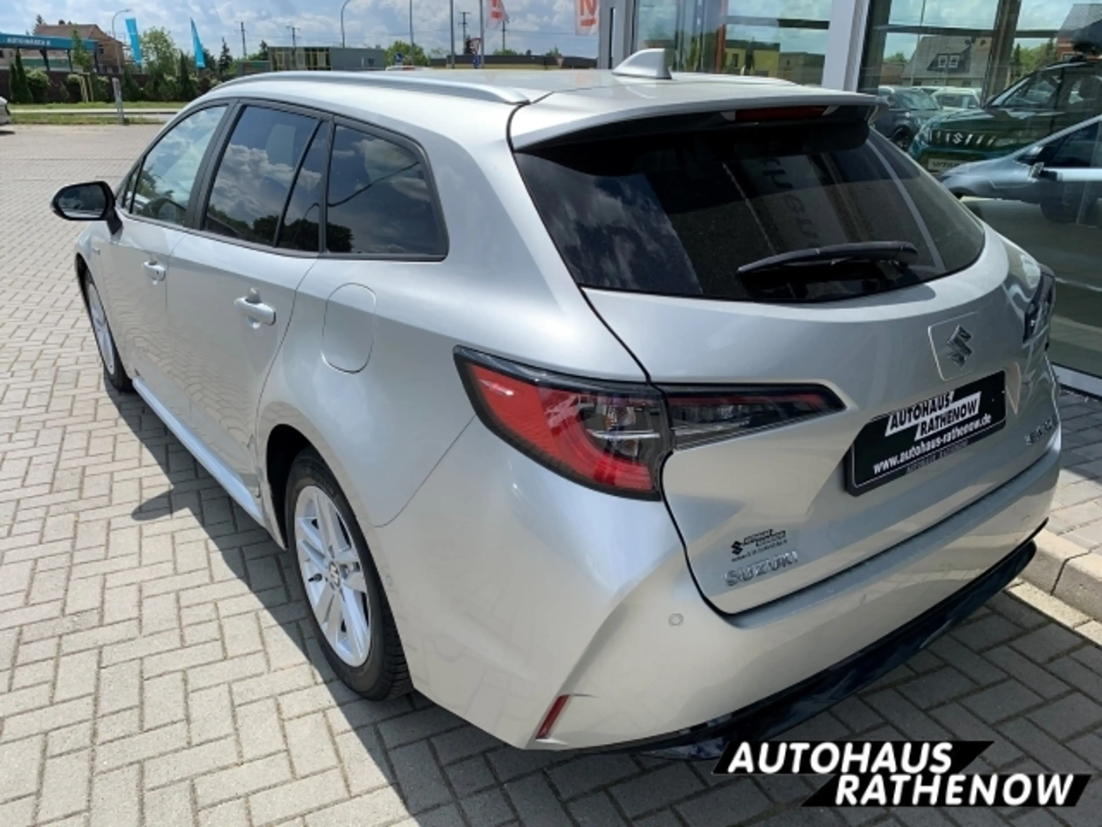 Suzuki Swace 1.8 HYBRID CVT Comfort+ ab 3,99% eff. digitales Co — photo 3