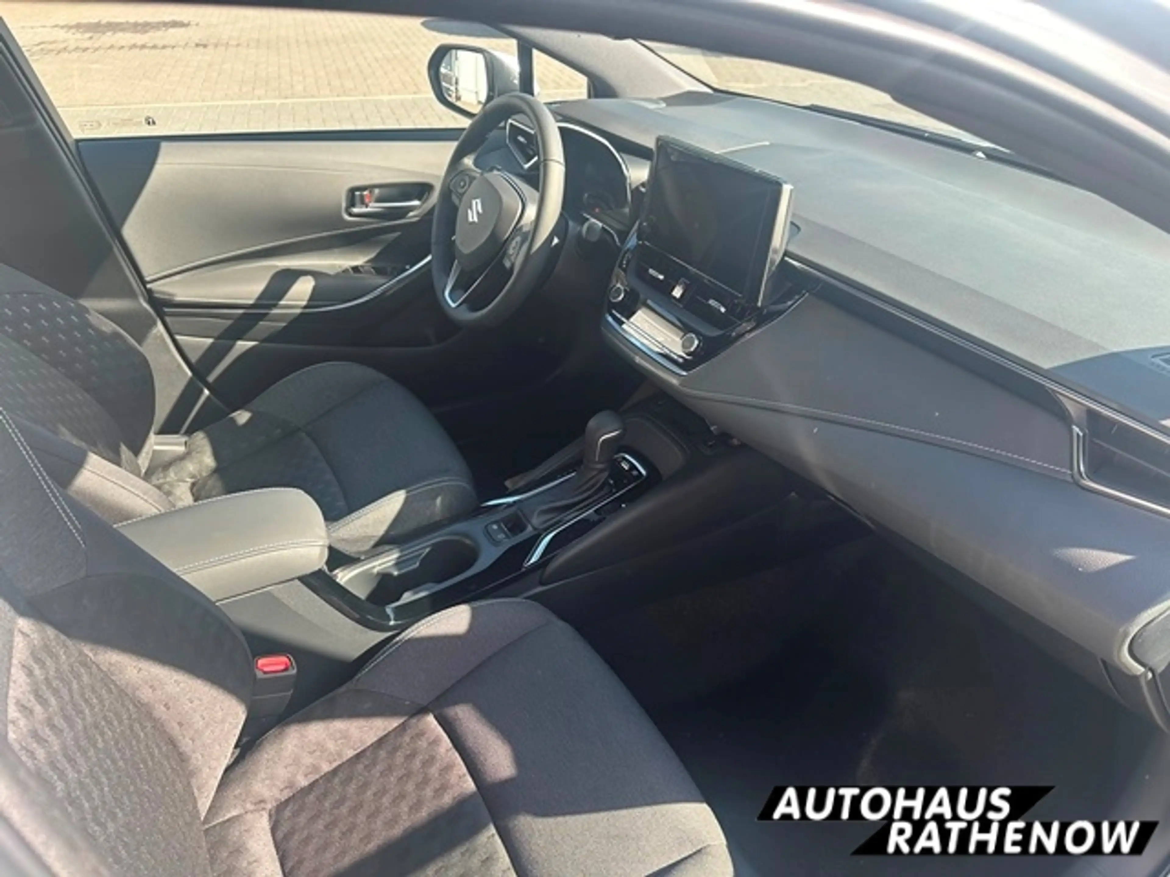 Suzuki Swace 1.8 HYBRID CVT Comfort+ ab 3,99% eff. digitales Co — photo 10