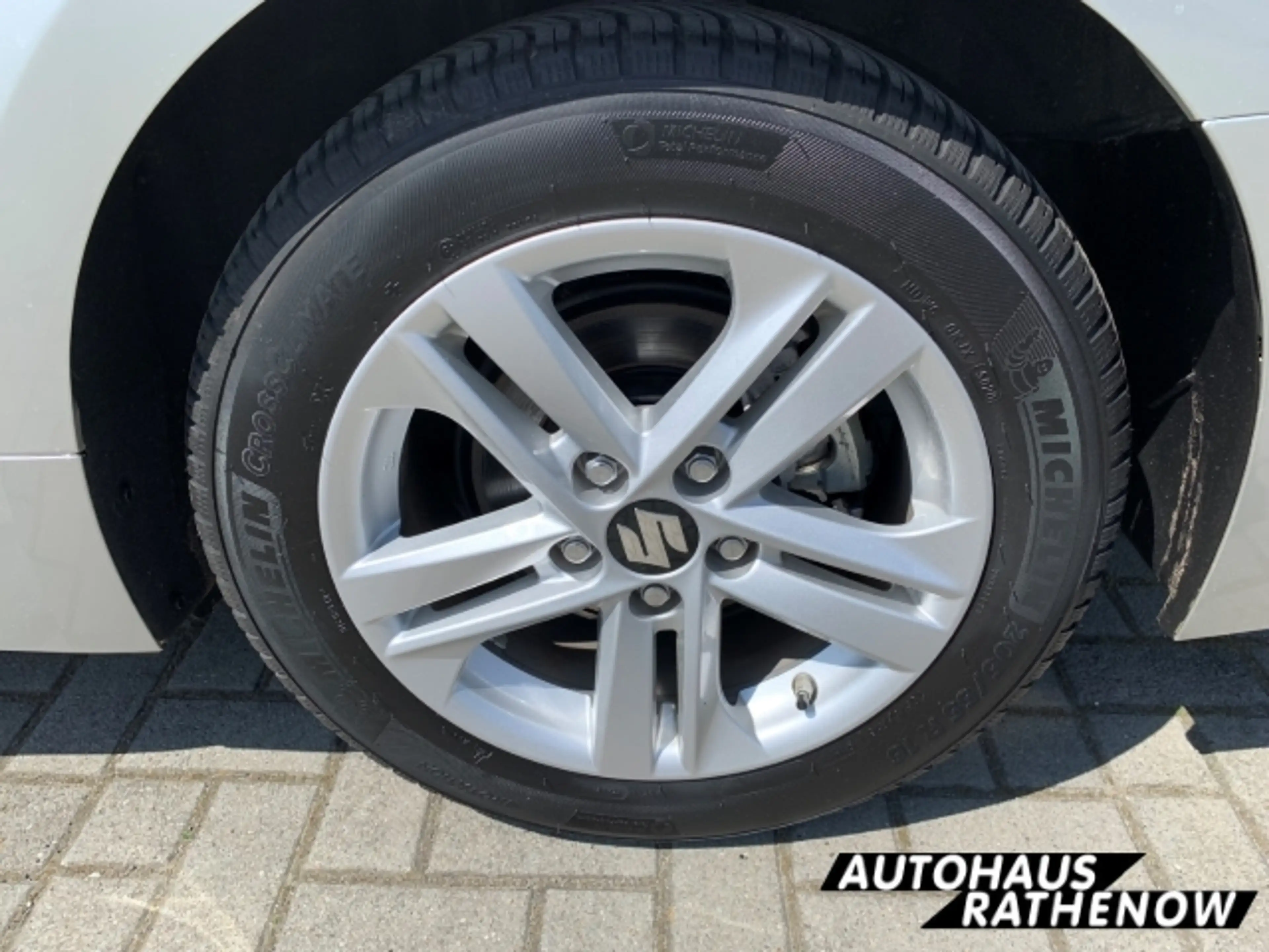 Suzuki Swace 1.8 HYBRID CVT Comfort+ ab 3,99% eff. digitales Co — photo 9