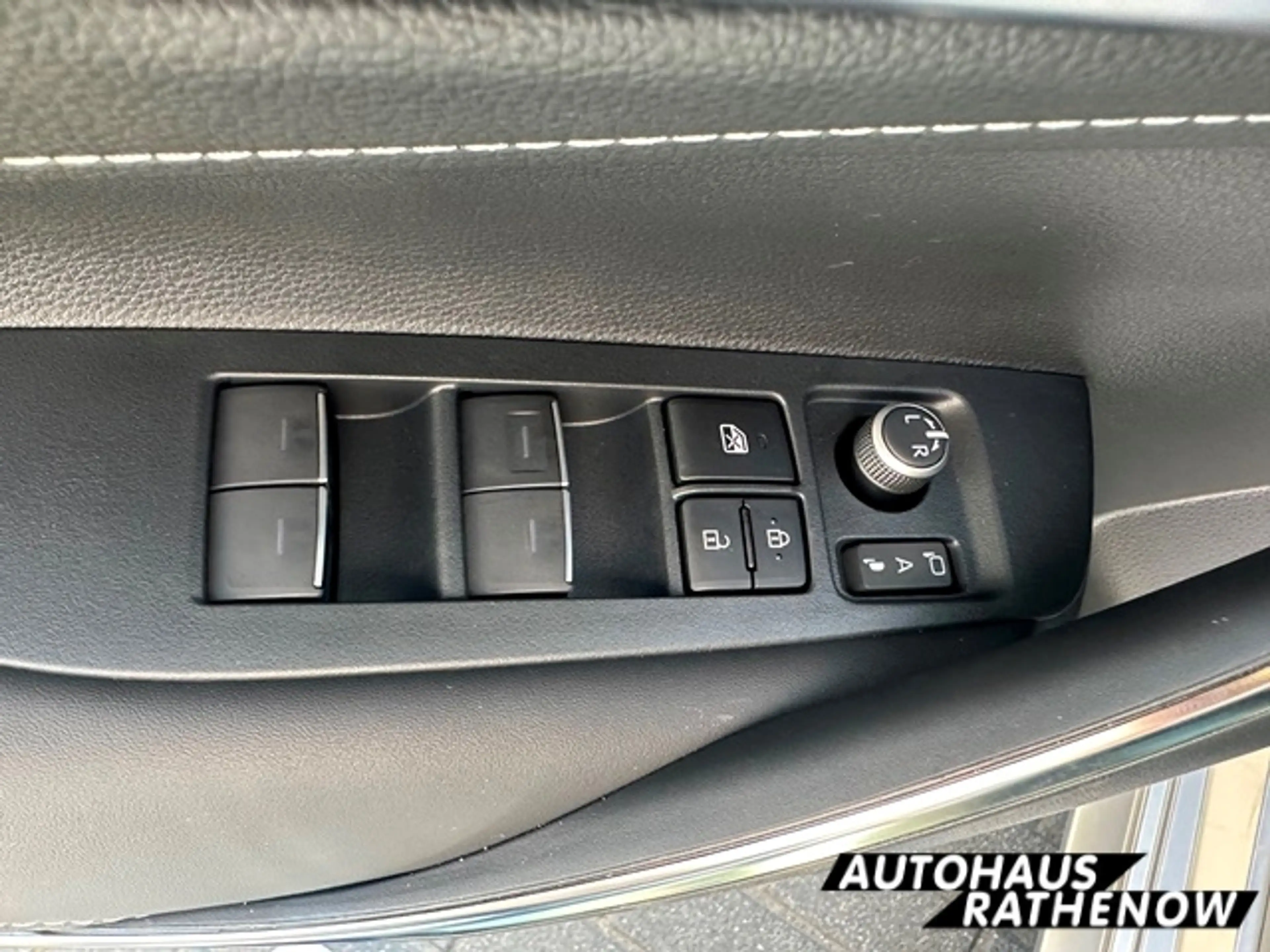 Suzuki Swace 1.8 HYBRID CVT Comfort+ ab 3,99% eff. digitales Co — photo 13