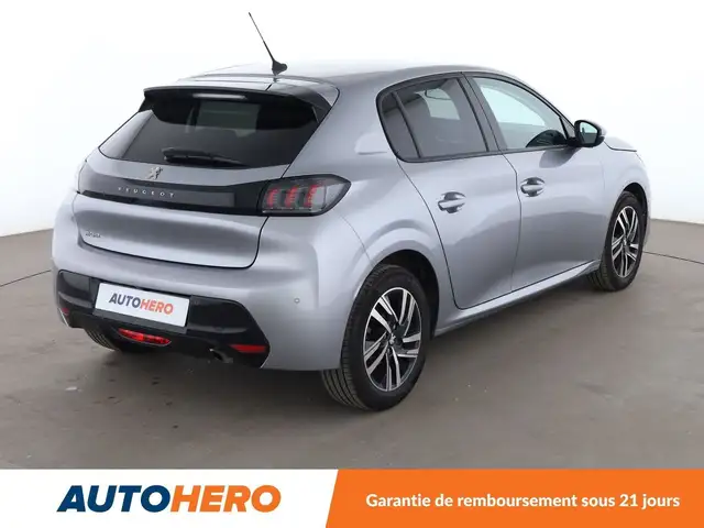 Peugeot 208 view 6