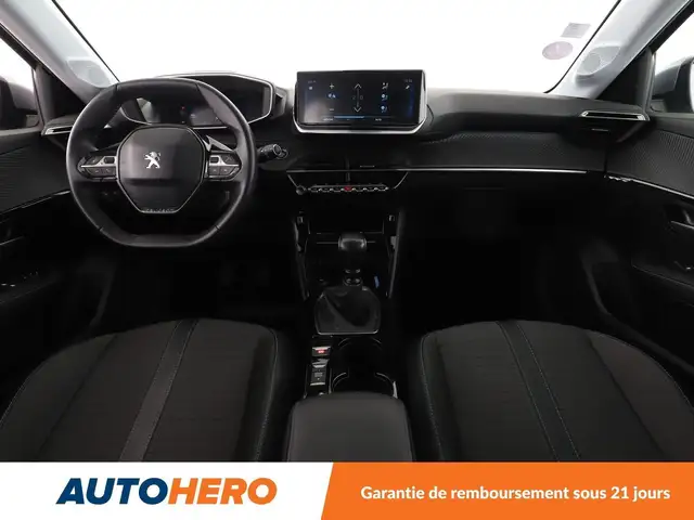 Peugeot 208 view 12