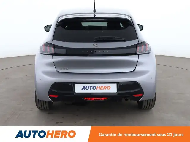 Peugeot 208 view 5