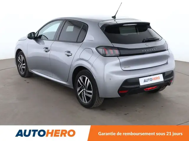 Peugeot 208 view 4