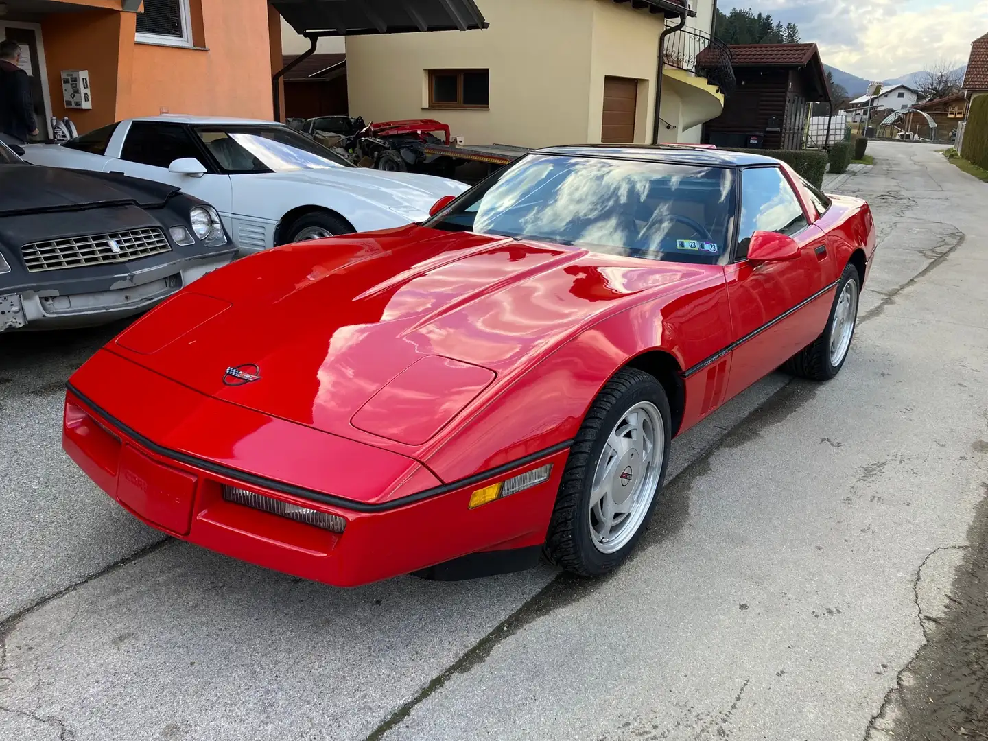 Corvette C4 32.000 miles 1. owner Red - 2