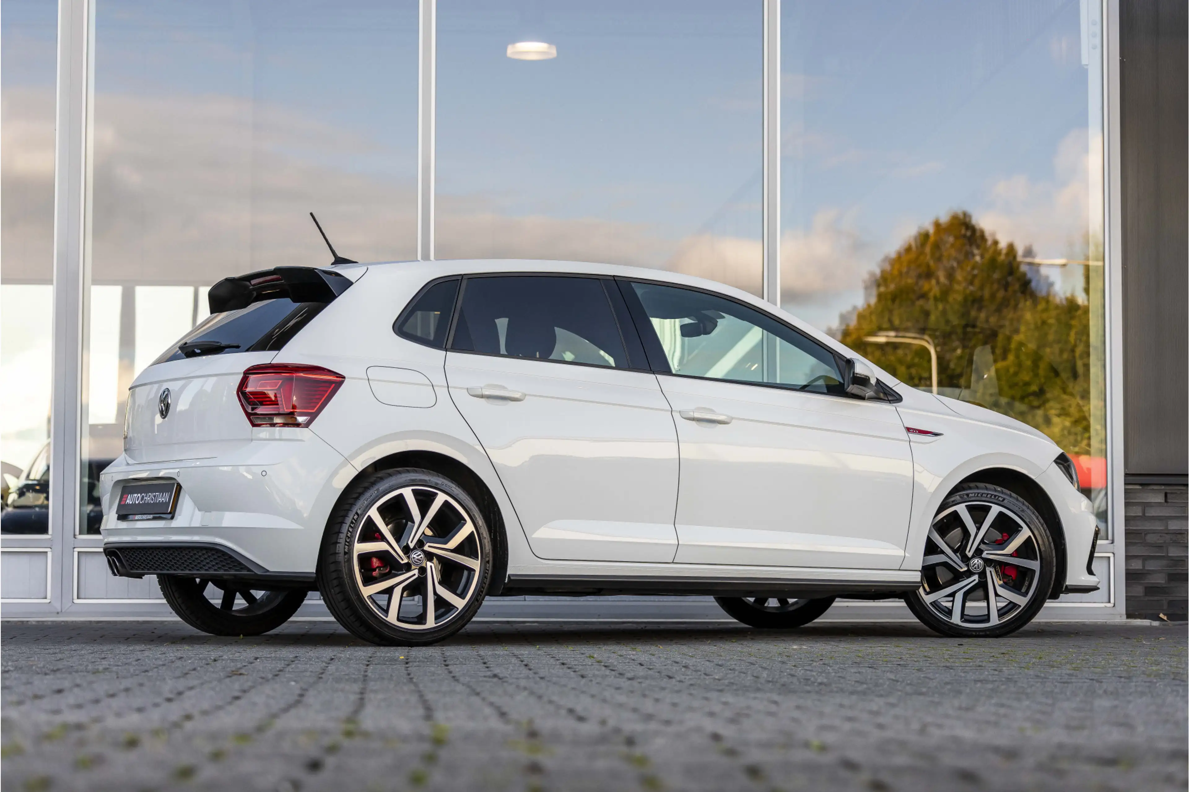 Volkswagen Polo GTI 2.0 TSI | LED | ACC | Carplay — photo 2