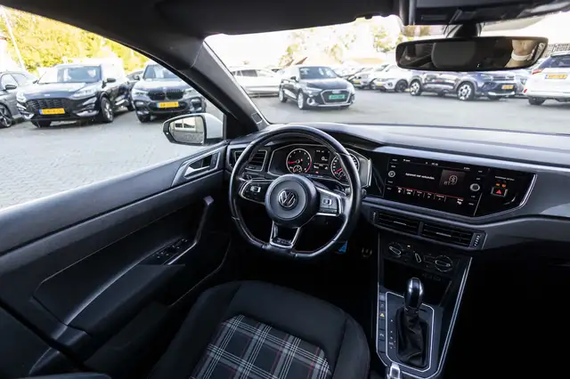 Volkswagen Polo view 20
