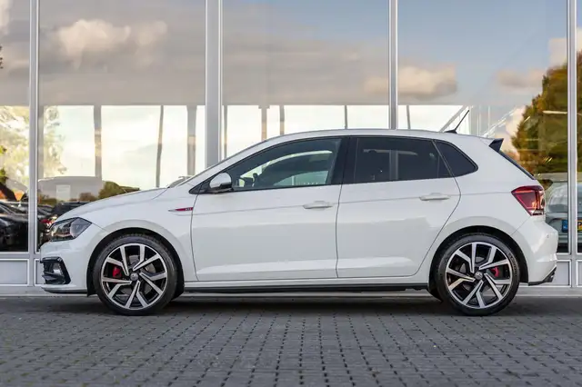 Volkswagen Polo view 5