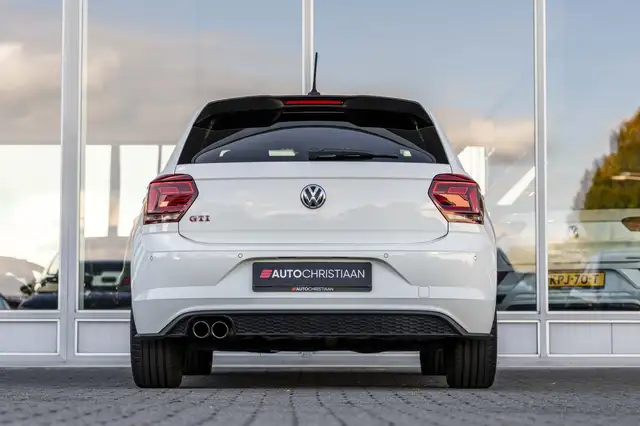 Volkswagen Polo view 4