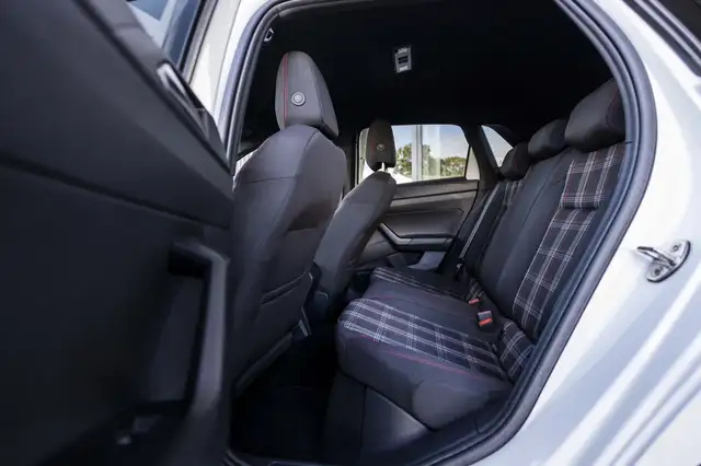 Volkswagen Polo view 10