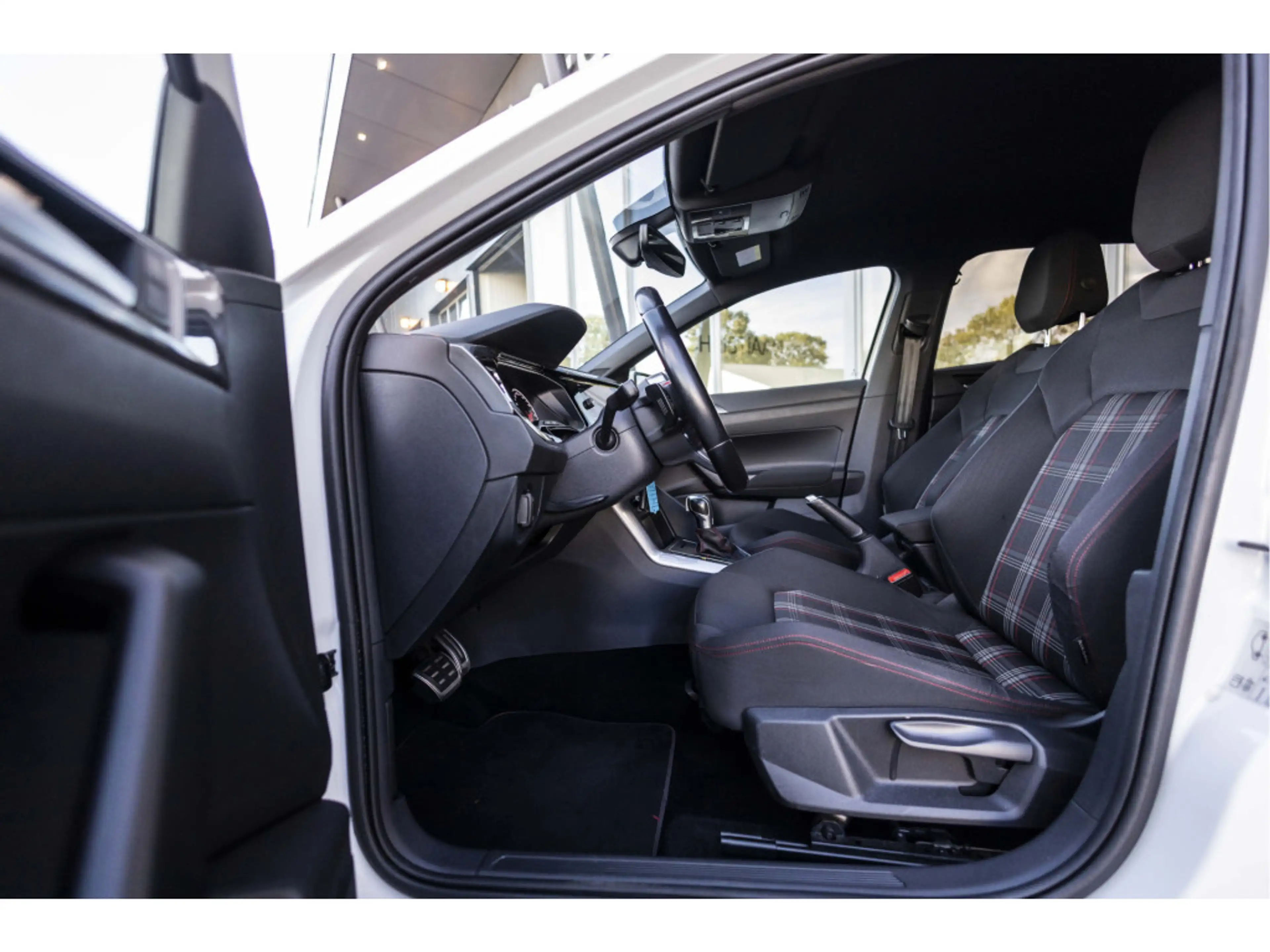 Volkswagen Polo GTI 2.0 TSI | LED | ACC | Carplay — photo 9