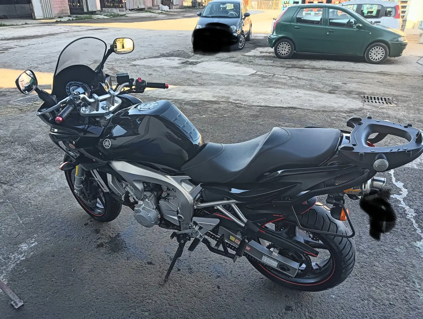 Yamaha FZR 600 Negro - 2