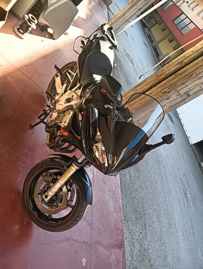 Yamaha FZR 600 Negro - 1