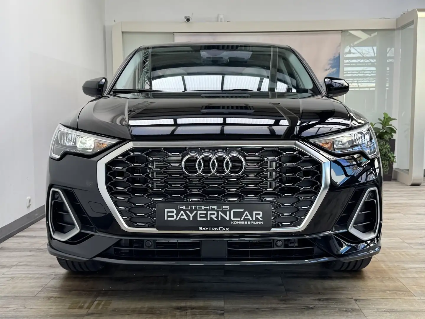 Audi Q3 Sportback 35TFSI S line ACC Schiebedach Schwarz - 2