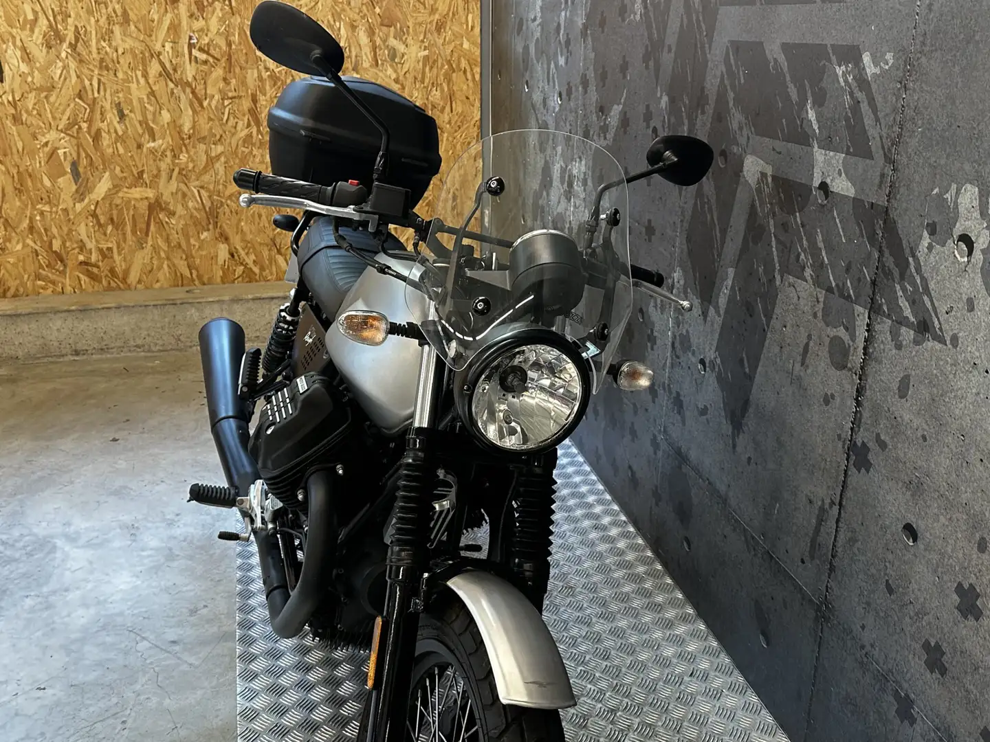 Moto Guzzi V 7 Gris - 2